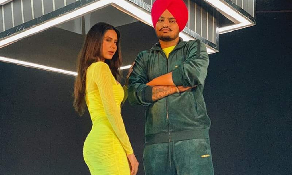 Sidhu-Moosewala Spotted with Sonam Bajwa [ Pics Trending On Internet]