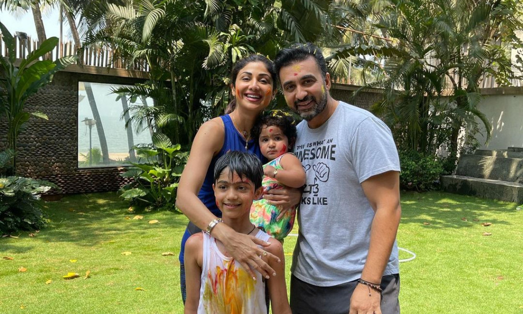 Shilpa Shetty Kundra With Family Photos